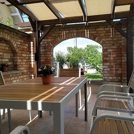 Exclusive Beachfront Villa Fonyód Kültér fotó